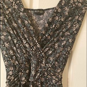 Style and cold women’s V-neck dress